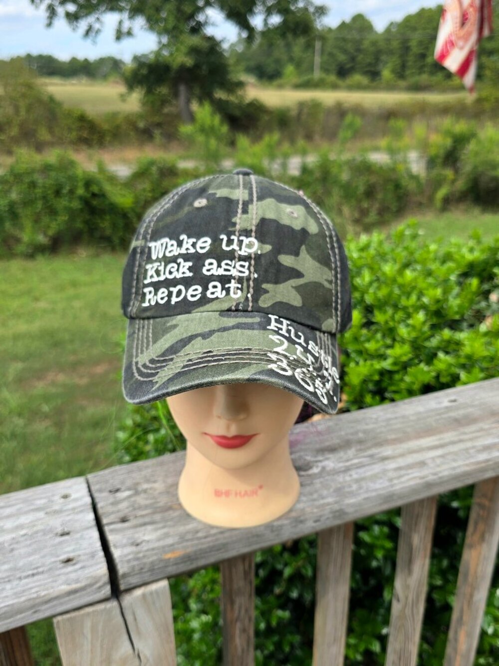 Ladies Camo Hustle Hat new no tags